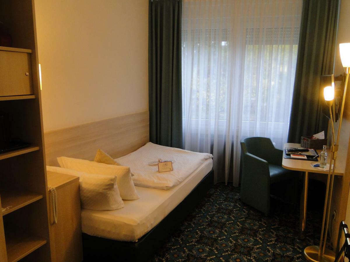Stadthotel Geis Bad Neustadt an der Saale Esterno foto